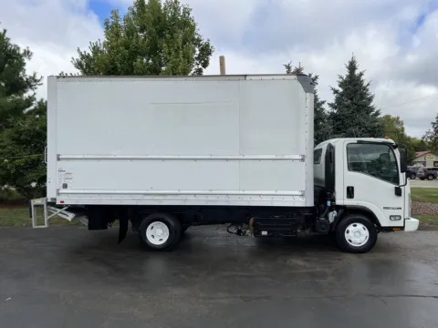 White 2019 Isuzu NPR 16ft Box Truck with Lift Gate for sale in Crystal Lake, IL
