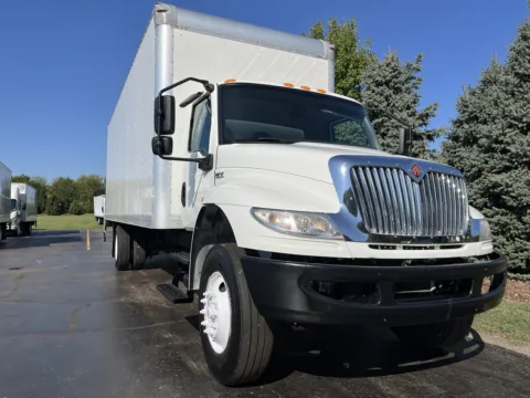 Another view of 2020 International MV607 26ft Box Truck with Lift Gate for sale in Crystal Lake, IL at Signature Truck Center