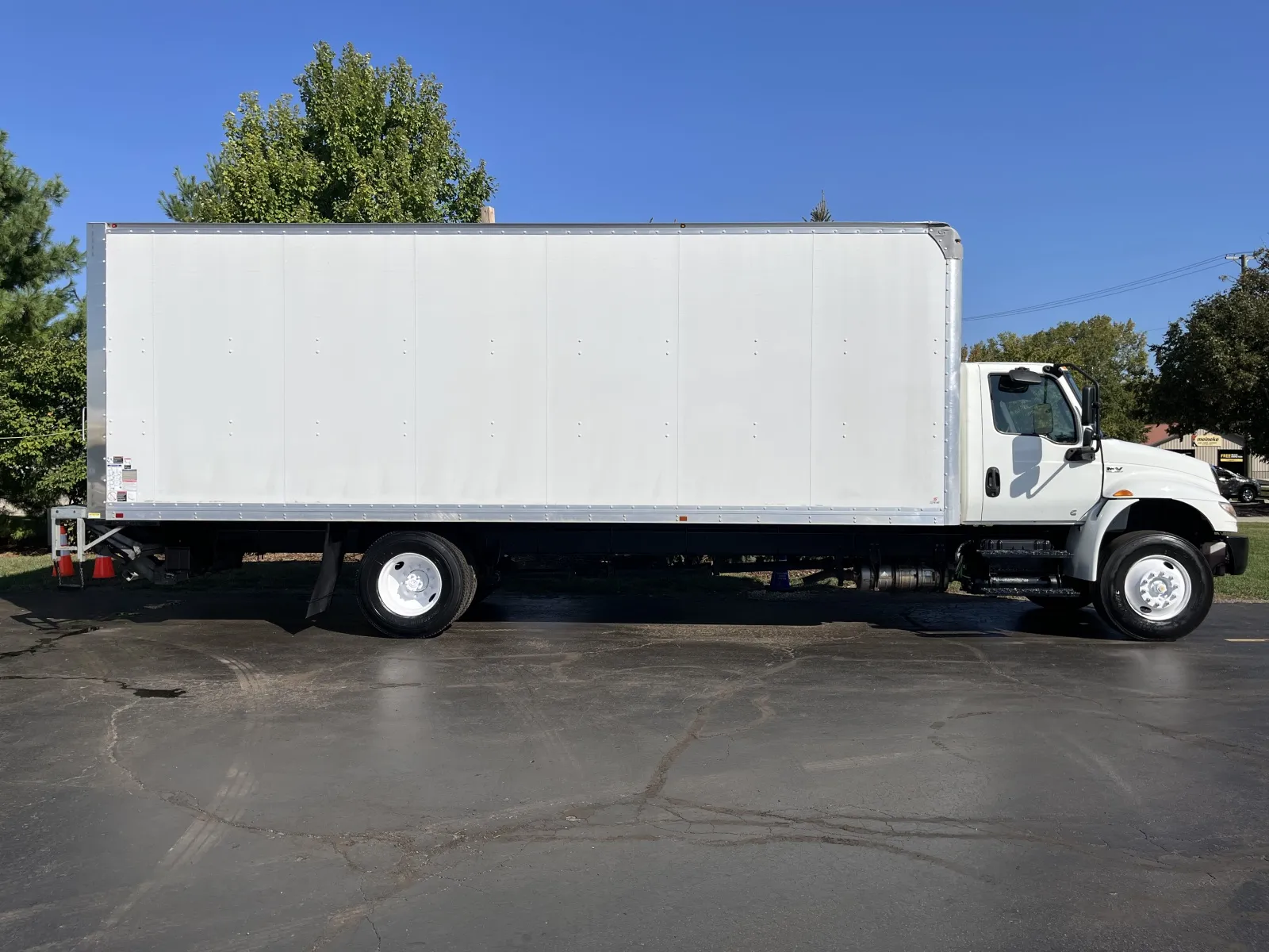 White 2020 International MV607 26ft Box Truck with Lift Gate for sale in Crystal Lake, IL