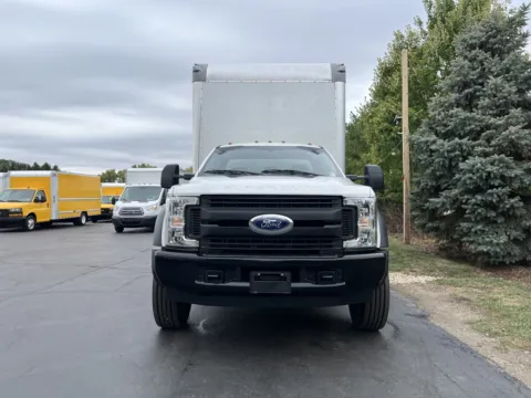 More photos of 2019 Ford F-450 16ft Box Truck with Lift Gate at Signature Truck Center, IL
