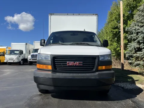 More photos of 2022 GMC 3500 12ft Box Truck at Signature Truck Center, IL
