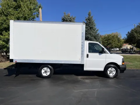 White 2022 GMC 3500 12ft Box Truck for sale in Crystal Lake, IL