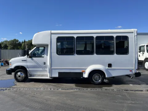 Photos of 2016 Ford E-450 13 Passenger Shuttle Bus for sale in Crystal Lake, IL at Signature Truck Center