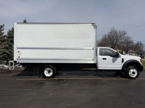 White 2019 Ford F-450 16ft Box Truck with Lift Gate for sale in Crystal Lake, IL
