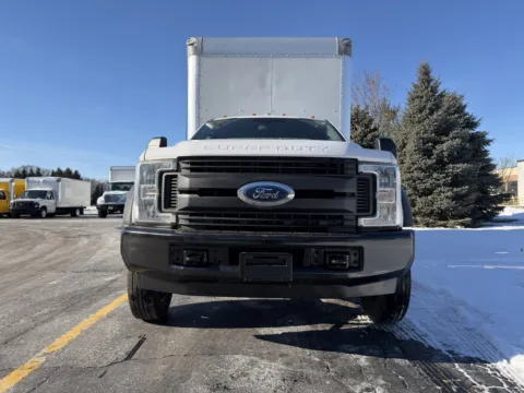 More photos of 2019 Ford F-450 16ft Box Truck with Lift Gate at Signature Truck Center, IL