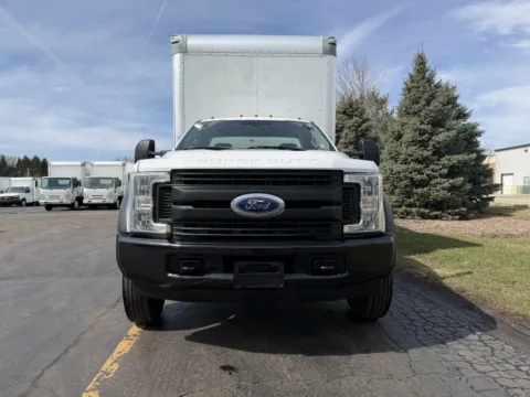 More photos of 2019 Ford F-450 16ft Box Truck with Lift Gate at Signature Truck Center, IL