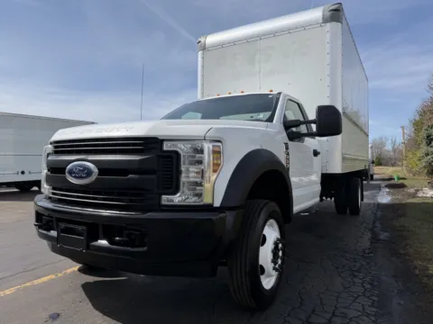 More photos of 2019 Ford F-450 16ft Box Truck with Lift Gate at Signature Truck Center, IL
