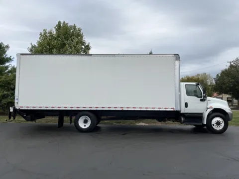White 2020 International MV607 26ft Box Truck with Lift Gate for sale in Crystal Lake, IL
