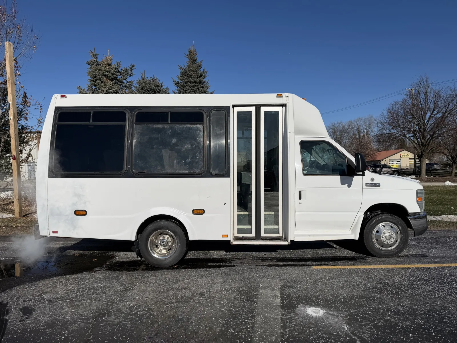 2008 Ford Econoline's photo