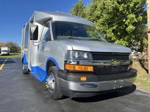 Another view of 2017 Chevrolet 3500 Shuttle Bus for sale in Crystal Lake, IL at Signature Truck Center