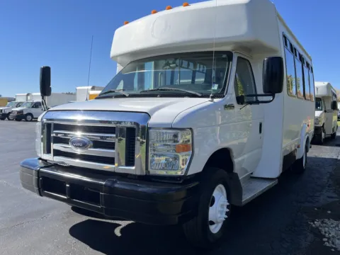 More photos of 2013 Ford E-450 15 Passenger Shuttle Bus with Wheelchair Lift at Signature Truck Center, IL