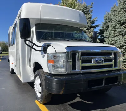 Another view of 2015 Ford E-450 15 Passenger Shuttle Bus for sale in Crystal Lake, IL at Signature Truck Center