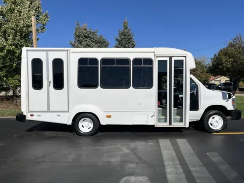 White 2015 Ford E-450 15 Passenger Shuttle Bus for sale in Crystal Lake, IL