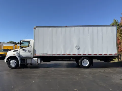 Photos of 2019 Hino 268 24ft Box Truck for sale in Crystal Lake, IL at Signature Truck Center