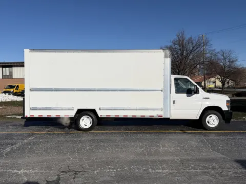 White 2021 Ford E-350 16ft Box Truck for sale in Crystal Lake, IL