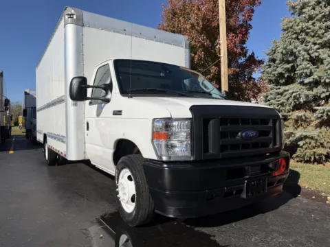 Another view of 2022 Ford E-350 16ft Box Truck for sale in Crystal Lake, IL at Signature Truck Center