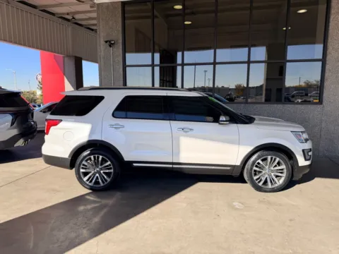 Another view of 2017 FORD EXPLORER PLATINUM for sale in Albuquerque, NM at 712 Auto Sales