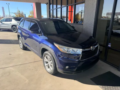 More photos of 2015 TOYOTA HIGHLANDER XLE at 712 Auto Sales, NM