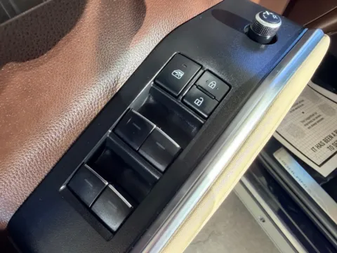 More photos of 2022 TOYOTA HIGHLANDER PLATINUM at 712 Auto Sales, NM