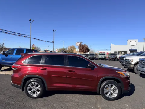 Another view of 2015 TOYOTA HIGHLANDER XLE for sale in Albuquerque, NM at 712 Auto Sales