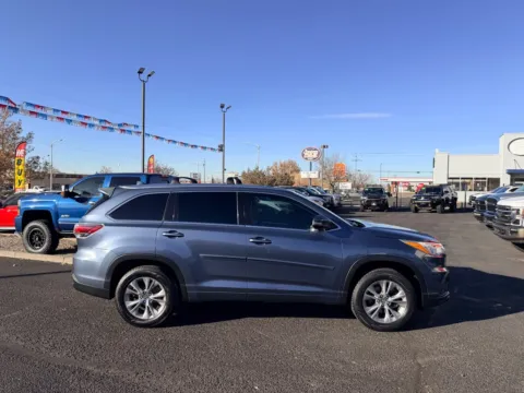 Another view of 2014 TOYOTA HIGHLANDER XLE for sale in Albuquerque, NM at 712 Auto Sales