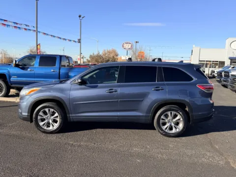 Photos of 2014 TOYOTA HIGHLANDER XLE for sale in Albuquerque, NM at 712 Auto Sales