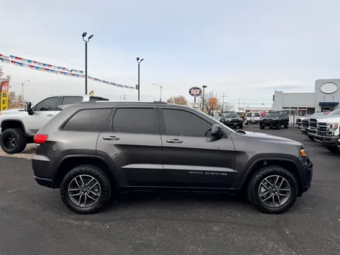 Another view of 2019 JEEP GRAND CHEROKEE LAREDO for sale in Albuquerque, NM at 712 Auto Sales