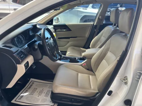 More photos of 2016 HONDA ACCORD EXL at 712 Auto Sales, NM