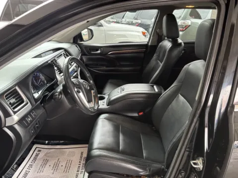 More photos of 2014 TOYOTA HIGHLANDER LIMITED at 712 Auto Sales, NM