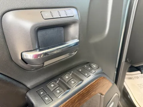 More photos of 2017 GMC SIERRA 2500 DENALI at 712 Auto Sales, NM