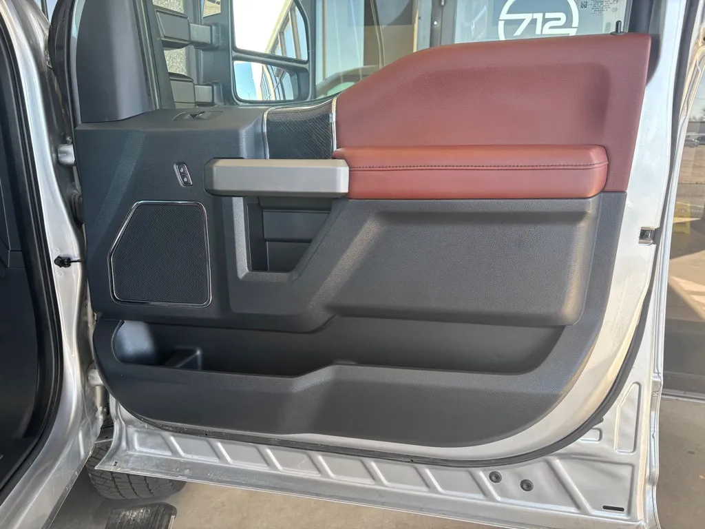 2022 Ford F-350 Super Duty Platinum - Photo 36