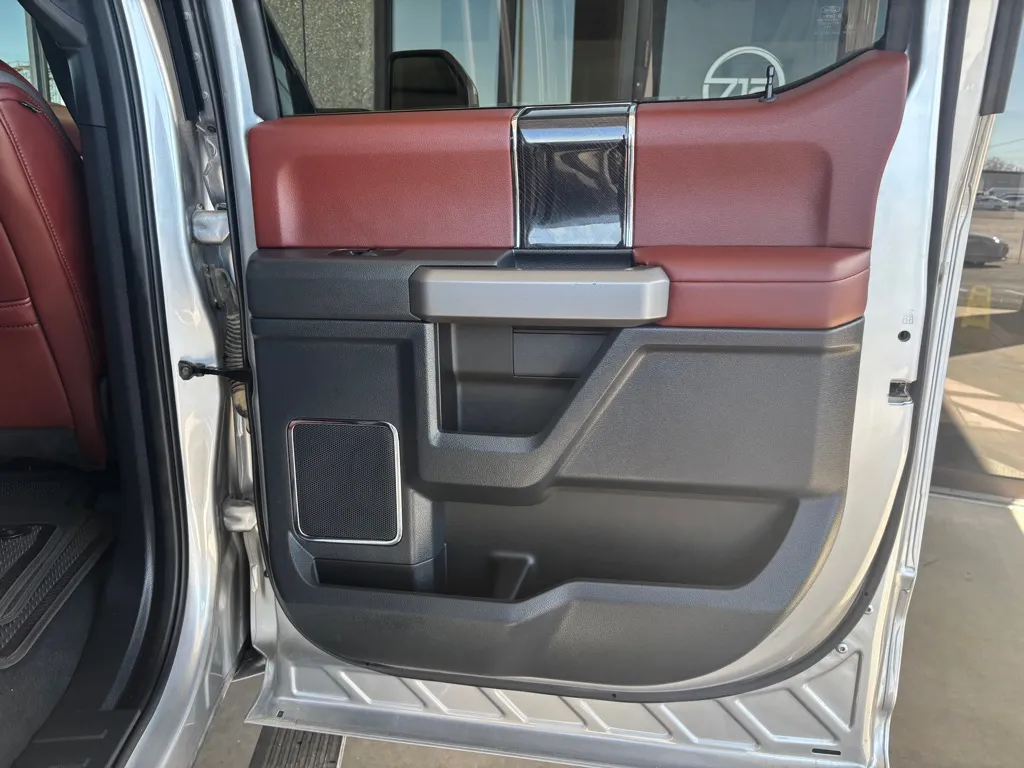 2022 Ford F-350 Super Duty Platinum - Photo 32