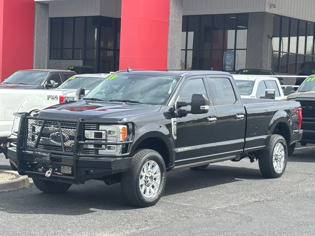 2019 Ford F-250 Limited 4x4 Crew Cab 8' Box's photo