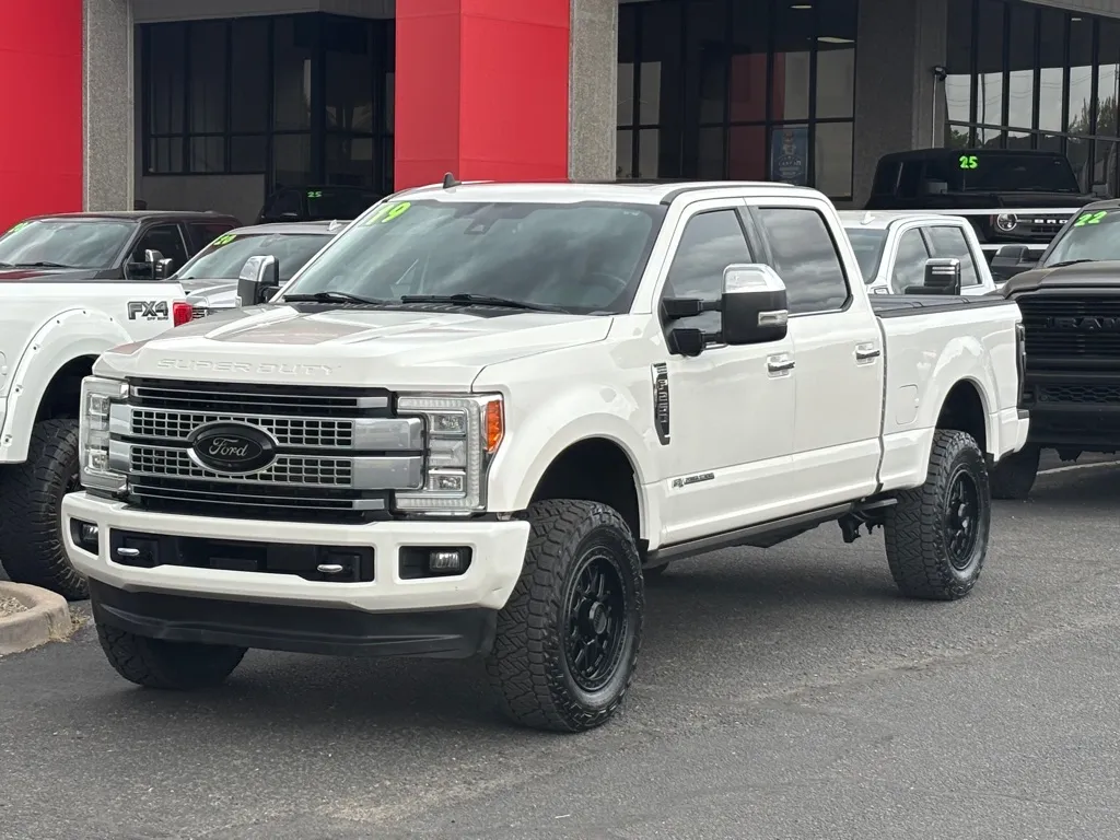 2019 Ford F-250 Platinum 4x4 Crew Cab 8' Box's photo