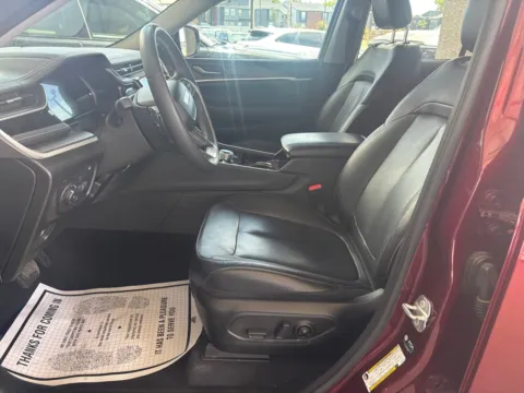 More photos of 2022 JEEP GRAND CHEROKEE LIMITED 4XE at 712 Auto Sales, NM