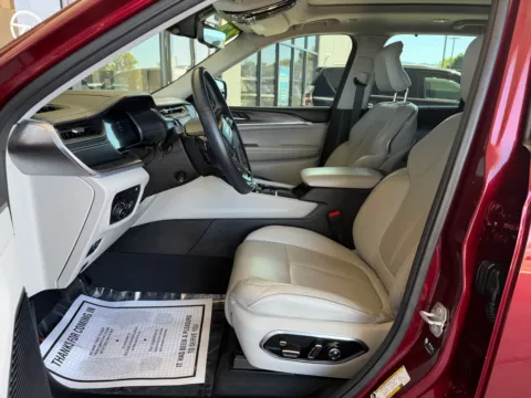 More photos of 2022 JEEP GRAND CHEROKEE OVERLAND 4XE at 712 Auto Sales, NM