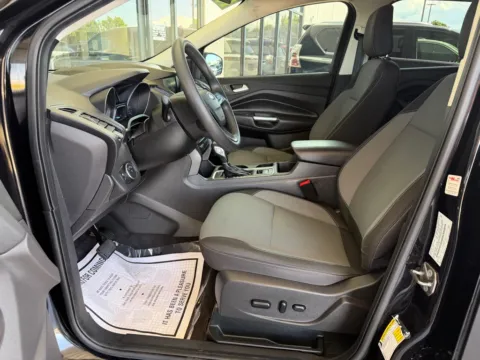 More photos of 2019 FORD ESCAPE SE at 712 Auto Sales, NM