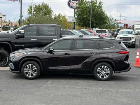 Photos of 2022 TOYOTA HIGHLANDER HYBRID XLE for sale in Albuquerque, NM at 712 Auto Sales