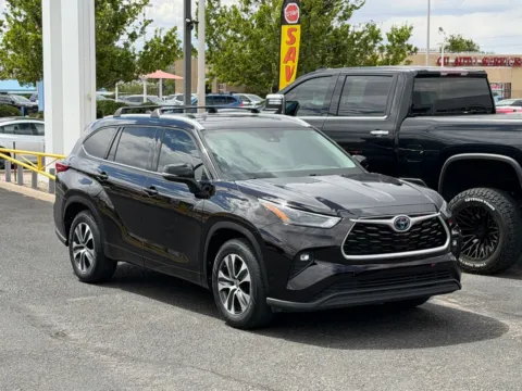 More photos of 2022 TOYOTA HIGHLANDER HYBRID XLE at 712 Auto Sales, NM