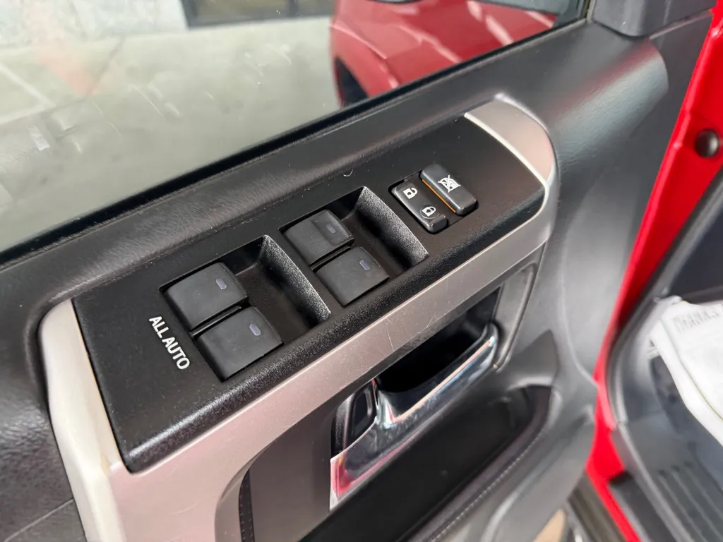 Toyota 4Runner photo 9