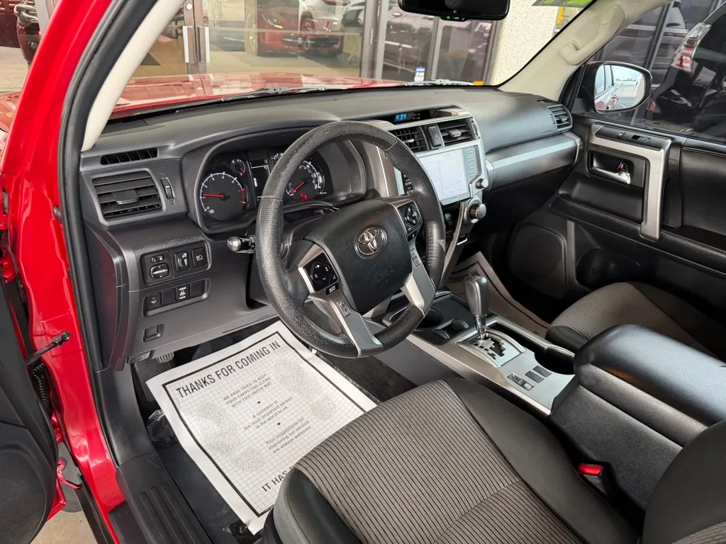 Toyota 4Runner photo 7
