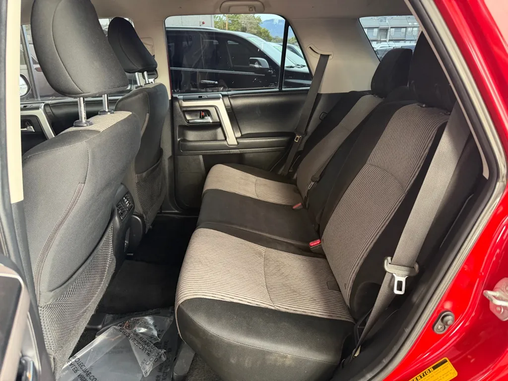 Toyota 4Runner photo 18