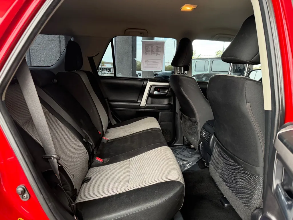 Toyota 4Runner photo 25