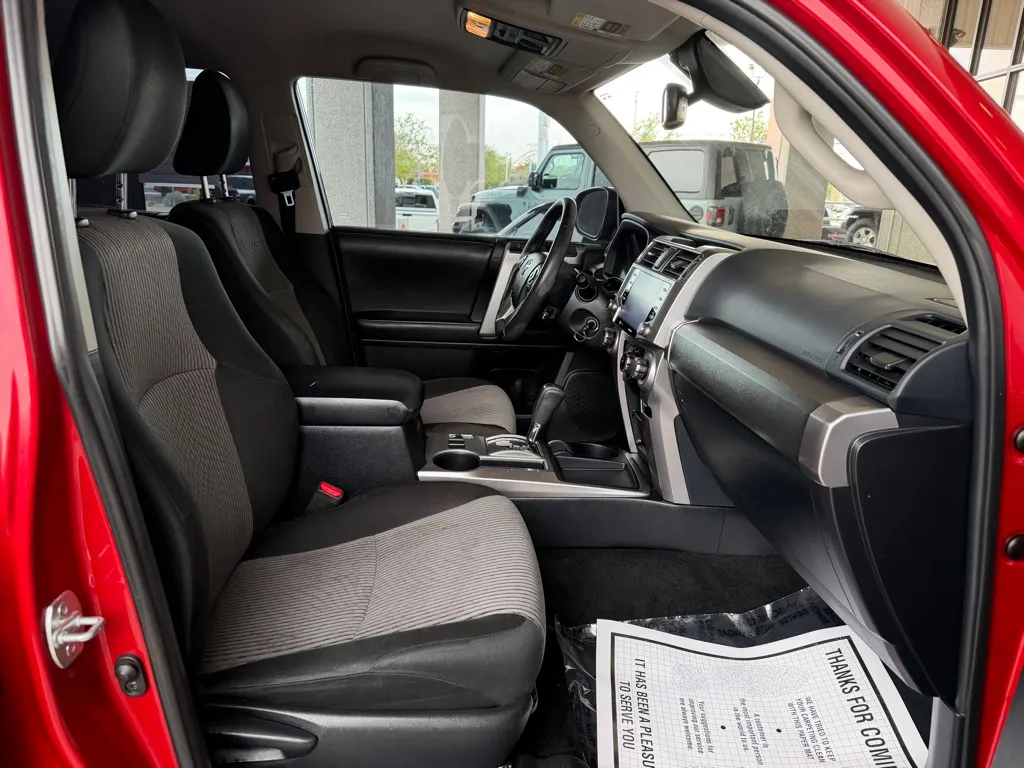Toyota 4Runner photo 29