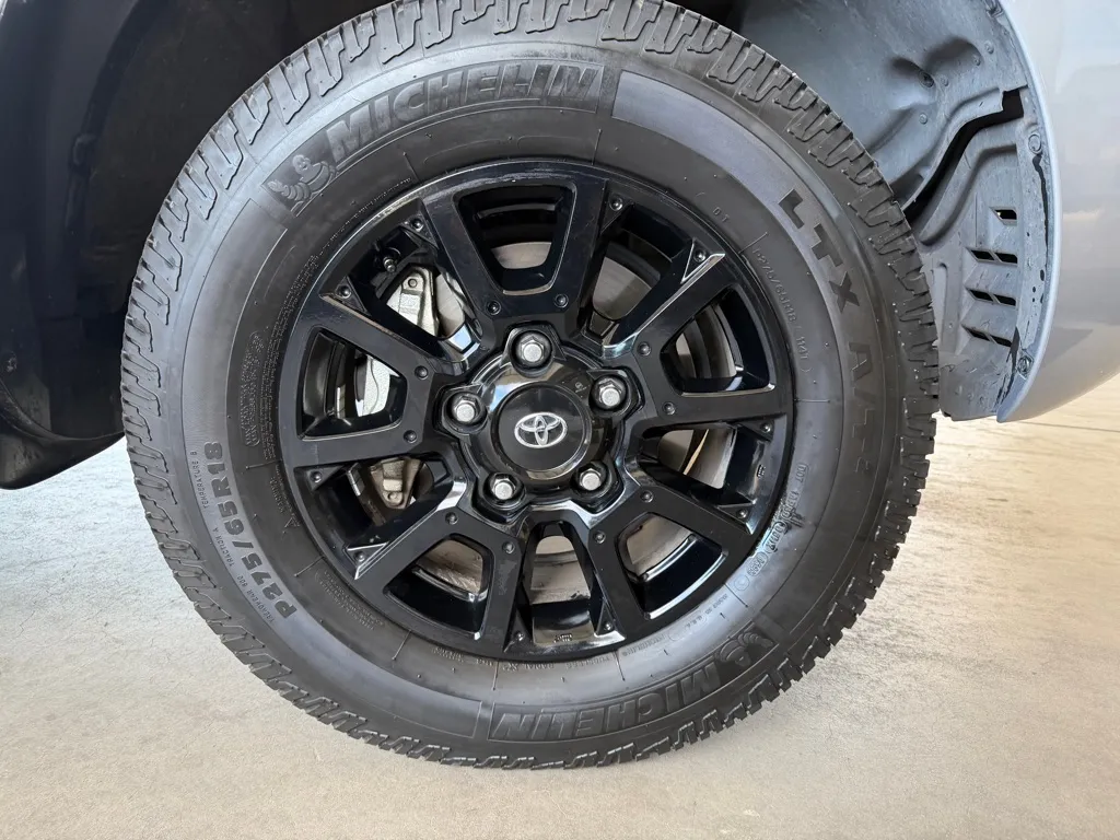 Toyota Sequoia photo 61