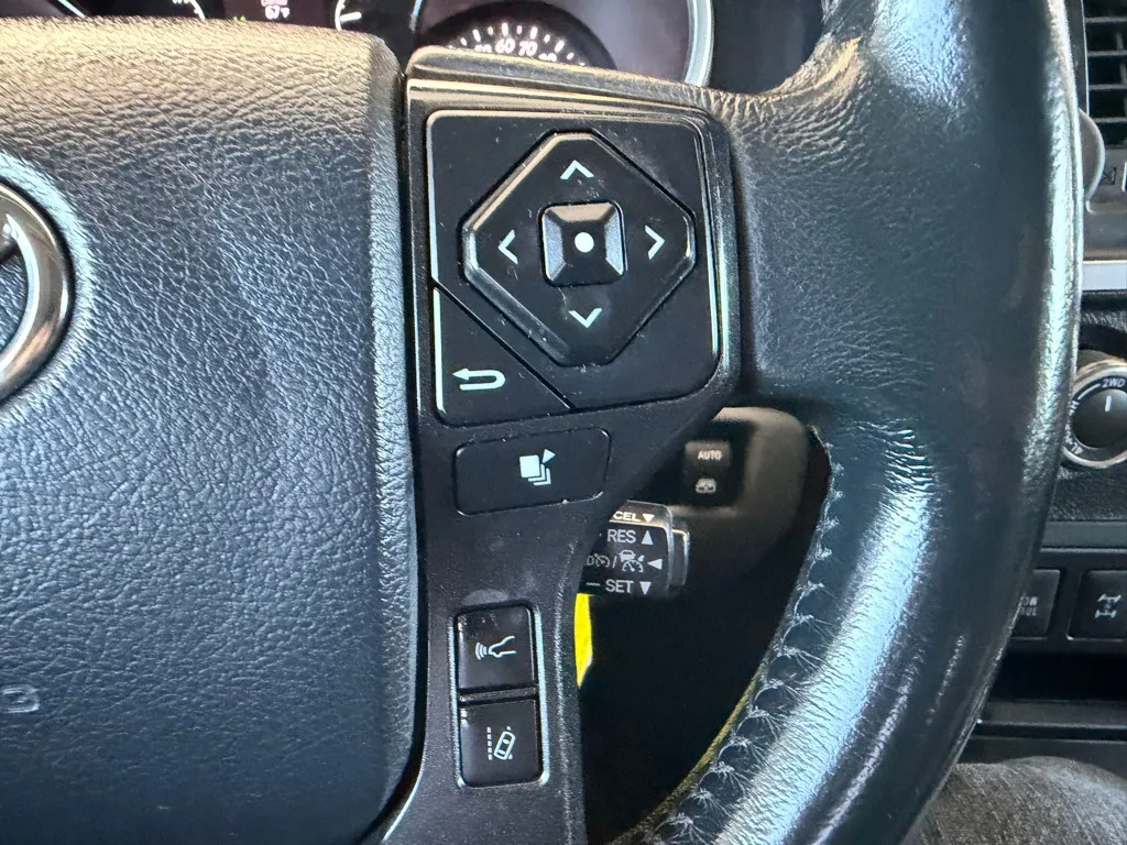 Toyota Sequoia photo 10