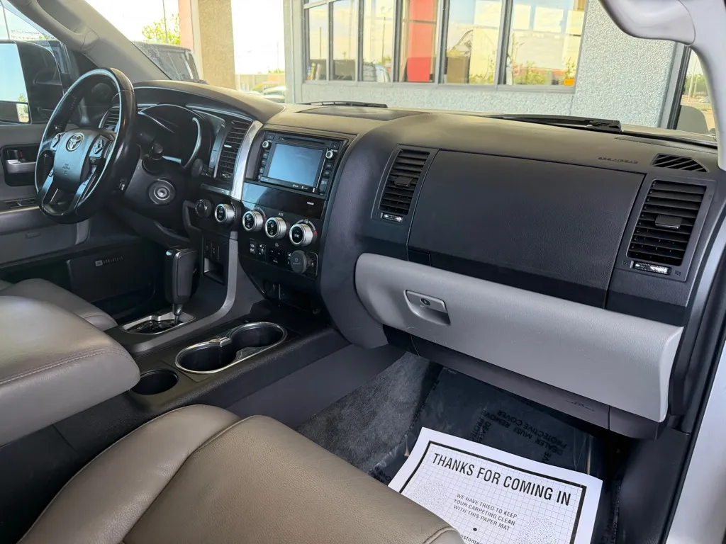 Toyota Sequoia photo 41