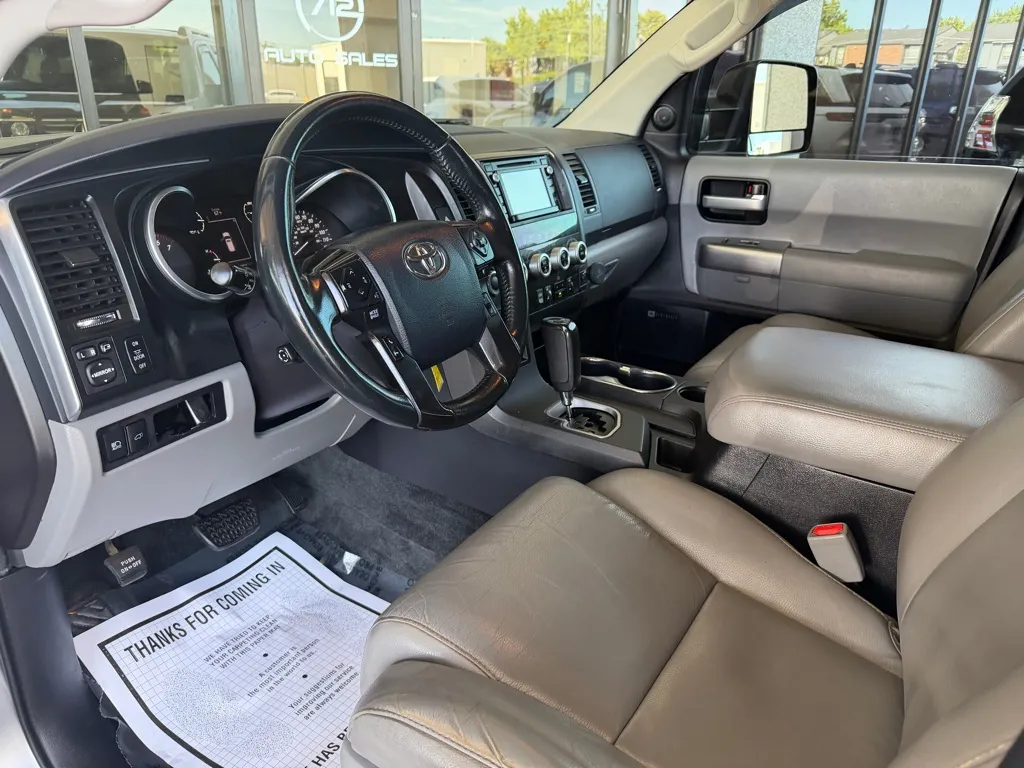 Toyota Sequoia photo 7