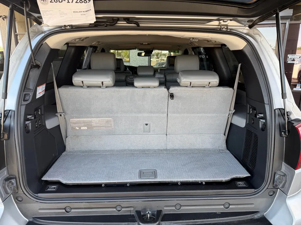 Toyota Sequoia photo 32