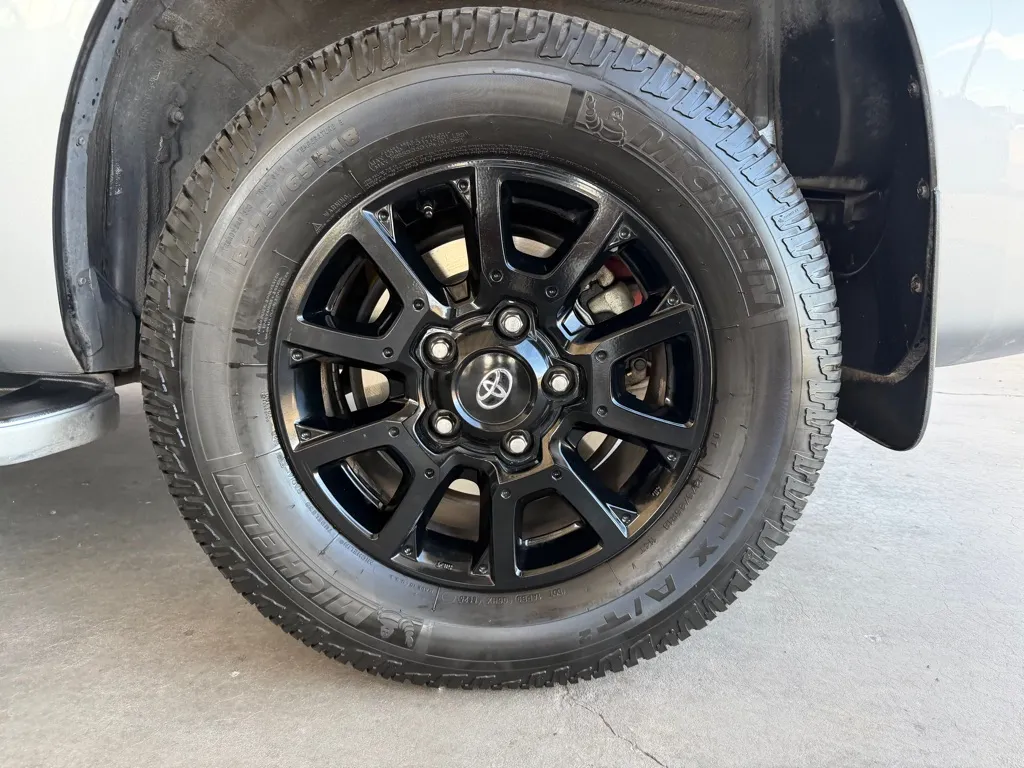 Toyota Sequoia photo 63